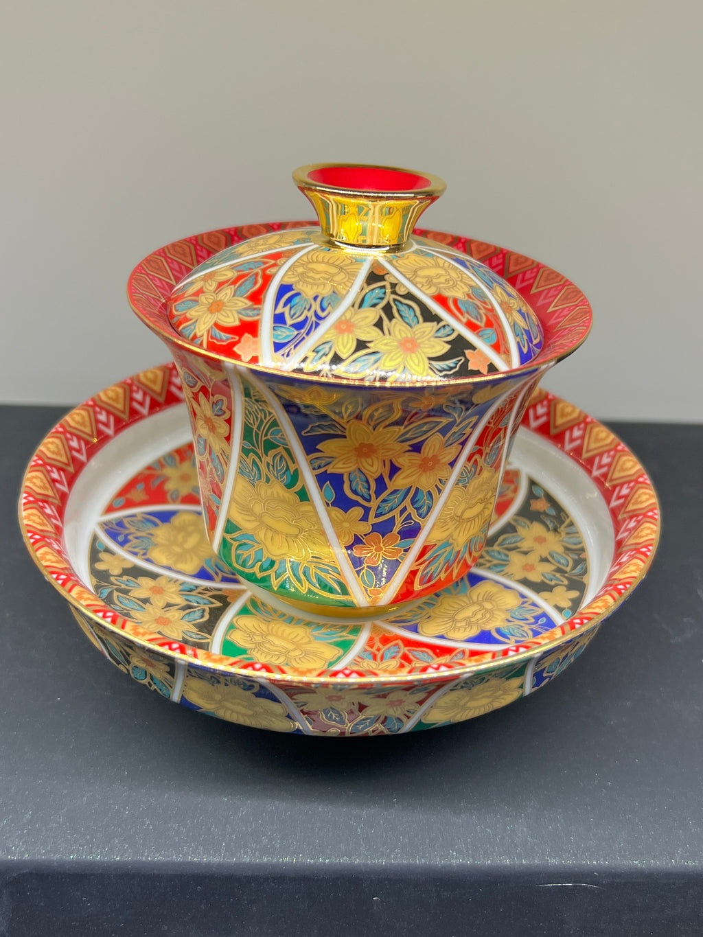 Aoyama Ono Japanese Gaiwan Set - Imari Style Floral Porcelain Tea Bowl with Lid & Saucer, Luxury Gift Box, Traditional Japanese Tea Ceremony Set